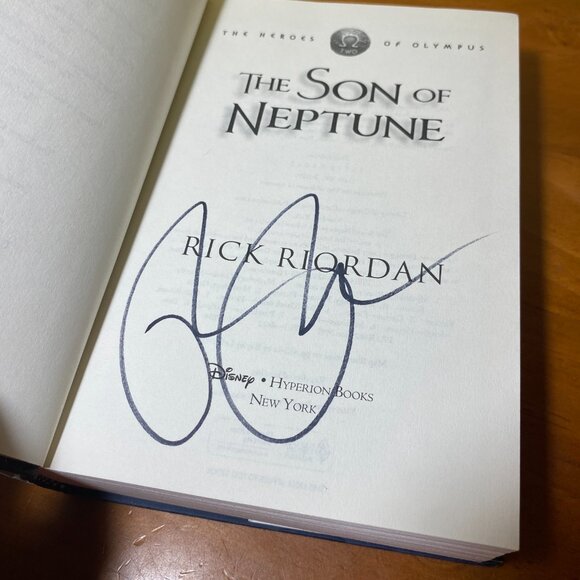 SIGNED Rick Riordan First Edition The Son of Neptune Hardcover BOOK - Picture 2 of 3